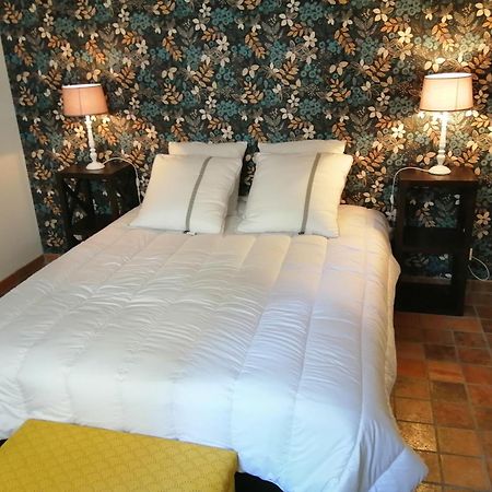 Bed and Breakfast Le Paris Londres Mesnieres-en-Bray Zimmer foto