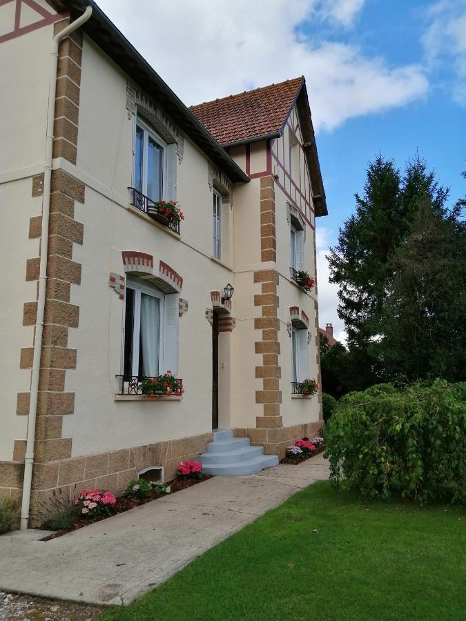 Bed and Breakfast Le Paris Londres Mesnieres-en-Bray Exterior foto