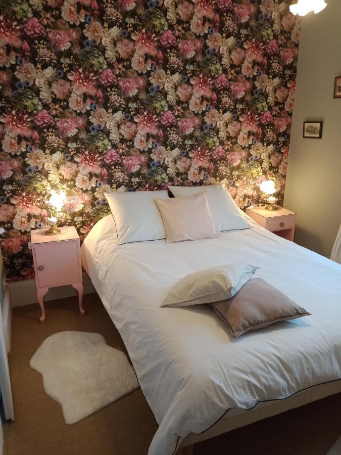 Bed and Breakfast Le Paris Londres Mesnieres-en-Bray Zimmer foto